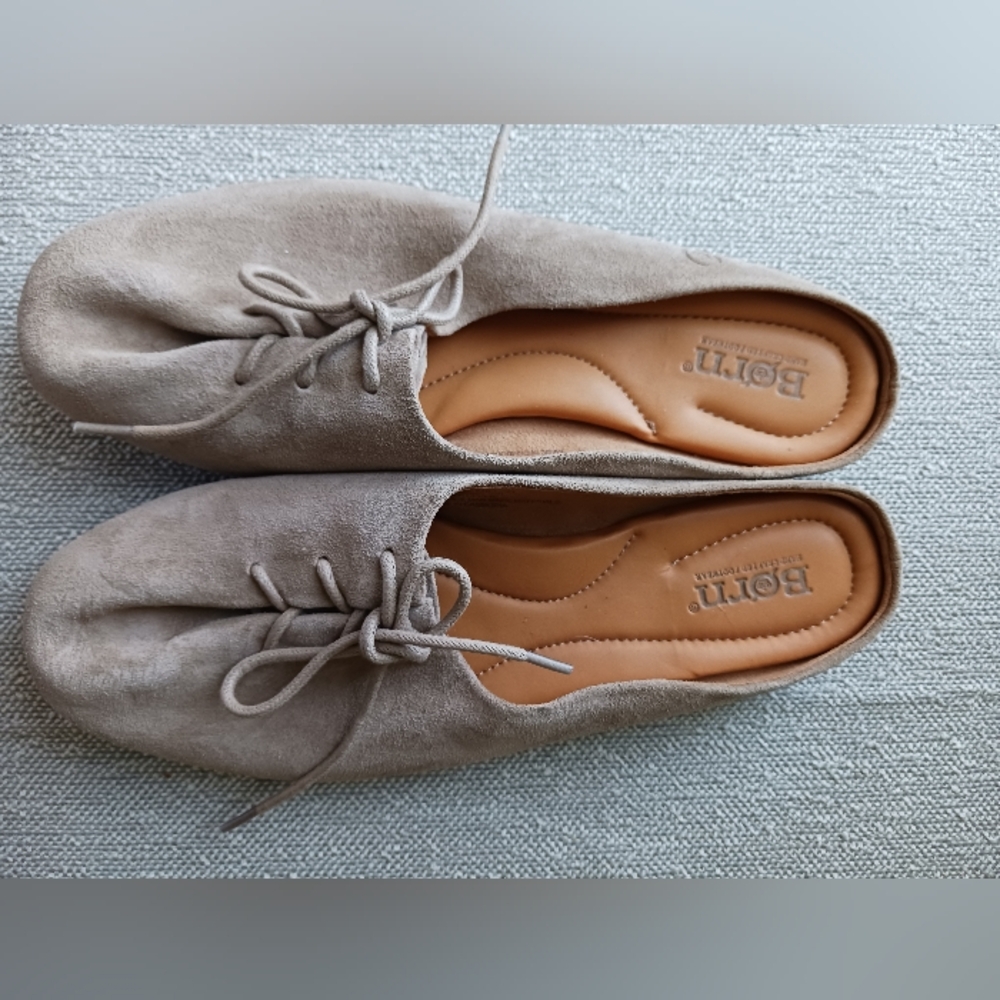 WOMEN'S Size 8.5 BORN BIANCA COMFORT MULES WOMEN'S SHOES IN TAUPE